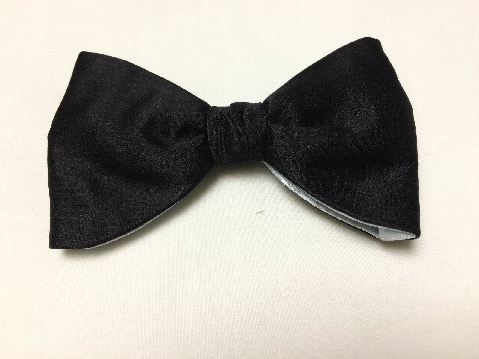 DQT Men Pre-Tied Plain Satin Black & White Bow Tie : Amazon.co.uk ...