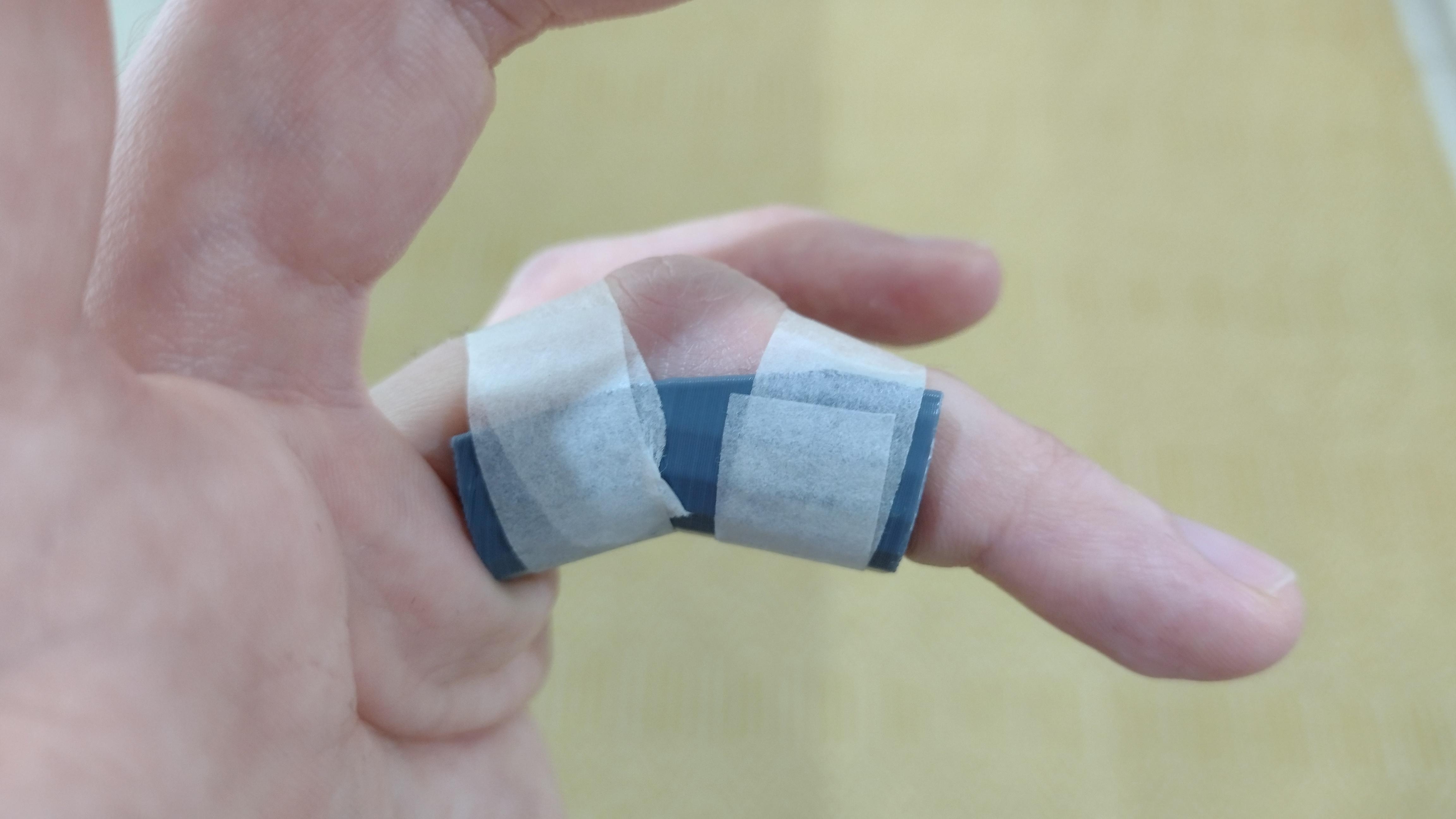 DIY splint for sprained finger. 10m design in tinkercad, 20m PLA+ ...