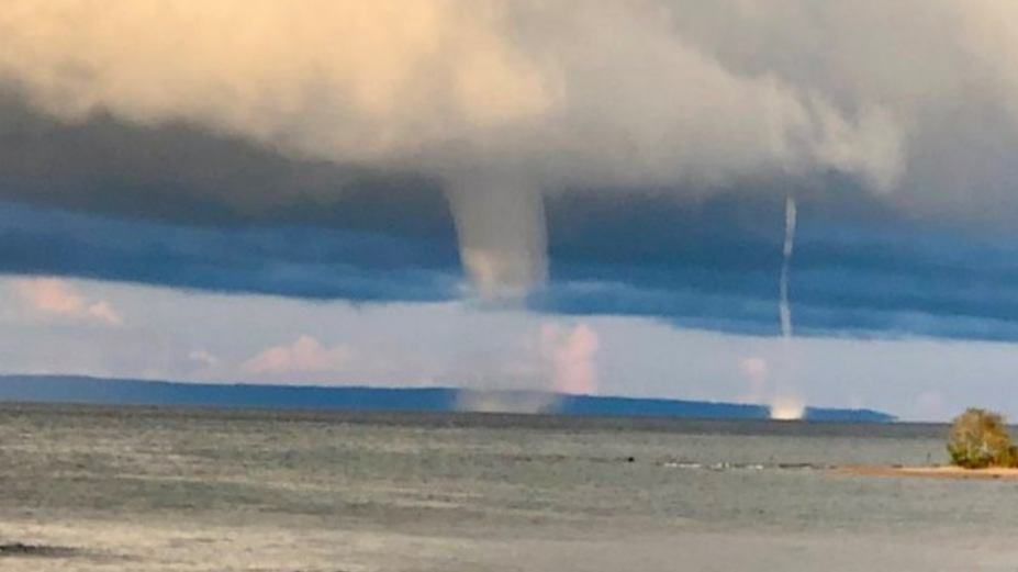 Waterspout Weather Phenomenon Sighted In Bintulu Waters (video) - Clip 